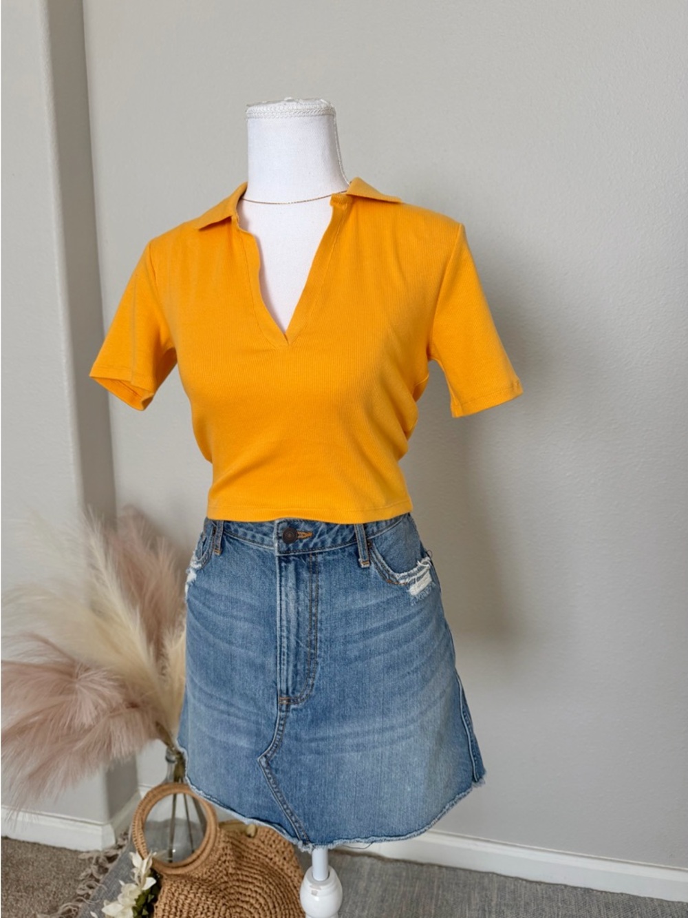 NWT Zara - Women's Short Sleeve V‑Neck Polo Crop Top - Yellow - Picture 9 of 16